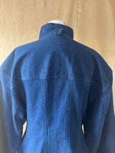 Load image into Gallery viewer, Perry Ellis America Fitted Denim Jacket