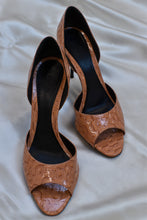 Load image into Gallery viewer, Gucci | Patent Leather Horse Bit Heels