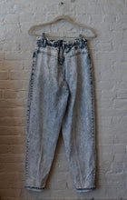 Load image into Gallery viewer, 1980’s | Bill Blass | Acid Wash Jeans