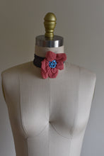 Load image into Gallery viewer, Y2K | Flower Choker

