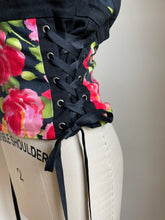 Load image into Gallery viewer, Y2K | Tadashi | Lace Up Halter
